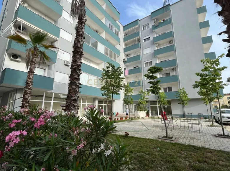 Apartment 60 m² Golem, Albania