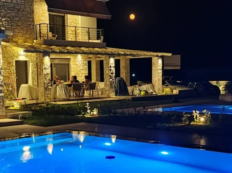Mieszkanie 4 pokoi 150 m² Skala Fourkas, Grecja