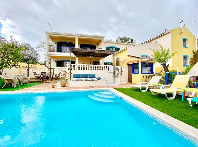 3-Schlafzimmer-Villa 251 m² Loule, Portugal