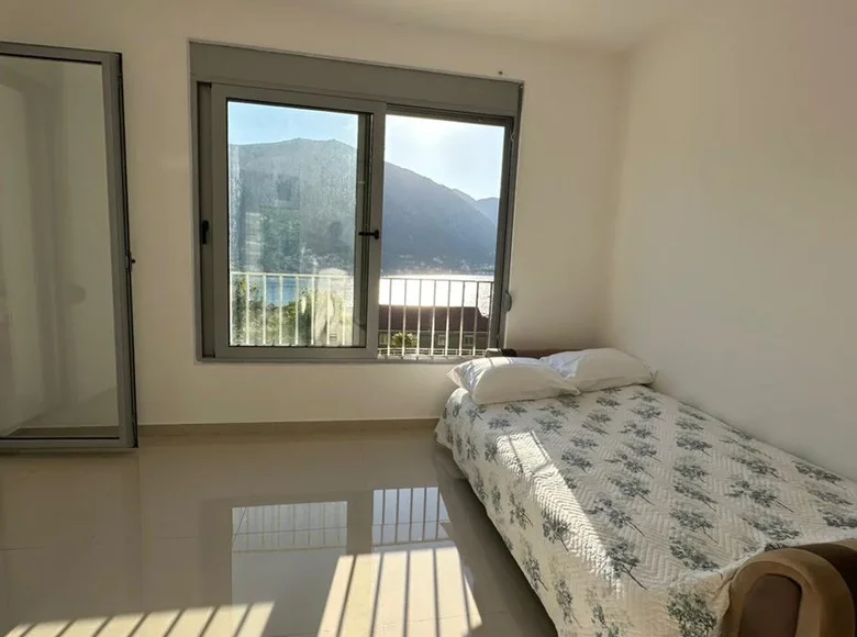1 bedroom apartment 52 m² Dobrota, Montenegro