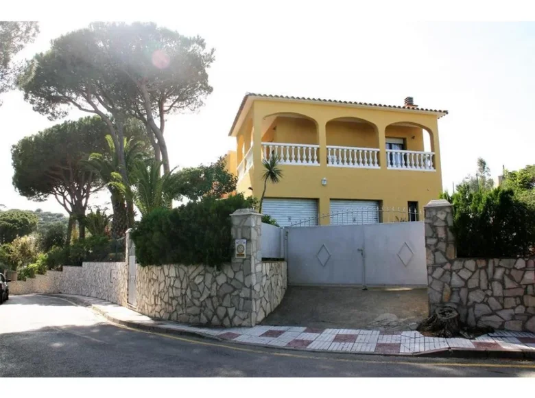 3 bedroom house 320 m² Costa Brava, Spain