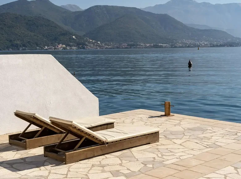 3 bedroom villa 110 m² Bijela, Montenegro