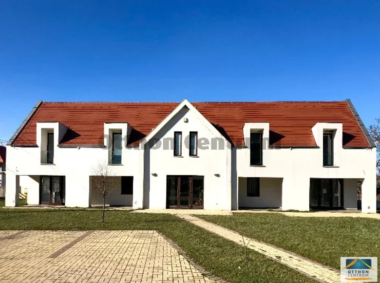 Casa 6 habitaciones 300 m² Lesencetomaj, Hungría