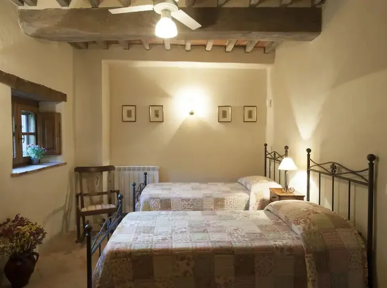 6-Schlafzimmer-Villa 500 m² Cortona, Italien