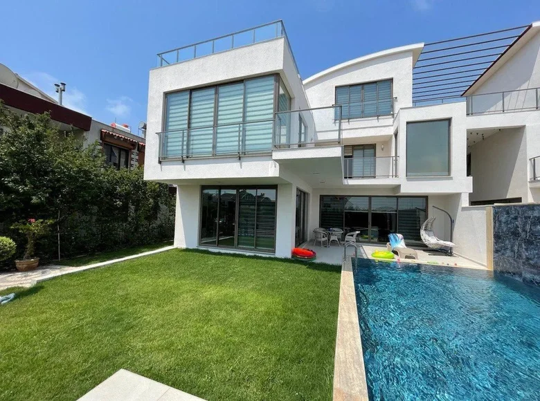 3-Schlafzimmer-Villa 240 m² Belek, Türkei