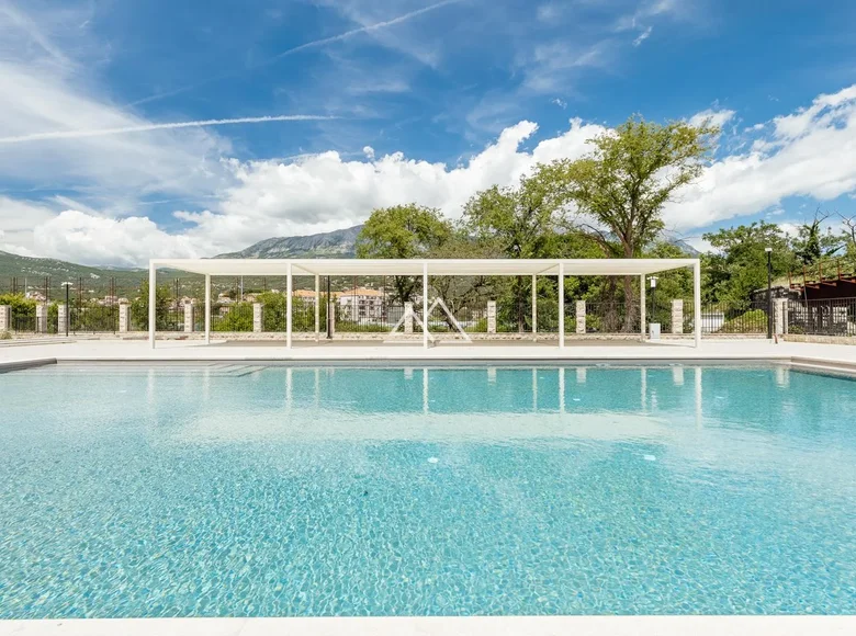 Mieszkanie 2 pokoi 78 m² Igalo, Czarnogóra