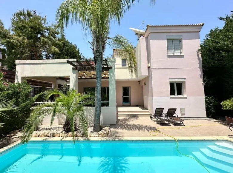 Casa 3 habitaciones 235 m² Koinoteta Agiou Tychona, Chipre