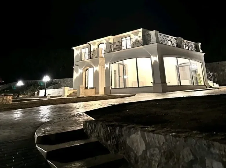 Haus 3 zimmer 1 700 m² Podgorica, Montenegro