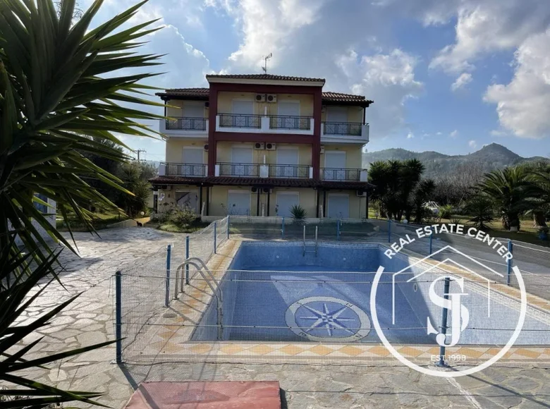 Hotel 450 m² in Kassandria, Greece