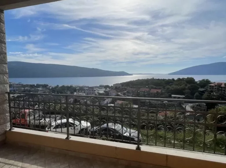Villa 240 m² Zelenika-Kuti, Montenegro