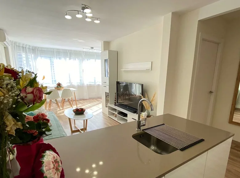 Mieszkanie 1 pokój 58 m² Benidorm, Hiszpania