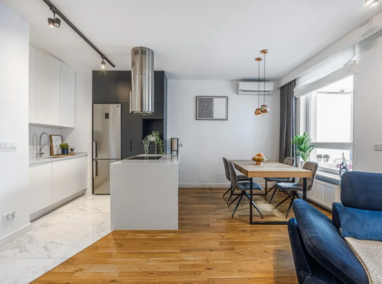 Mieszkanie 3 pokoi 76 m² Warszawa, Polska