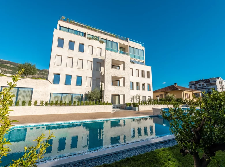 Mieszkanie 2 pokoi 109 m² Tivat, Czarnogóra