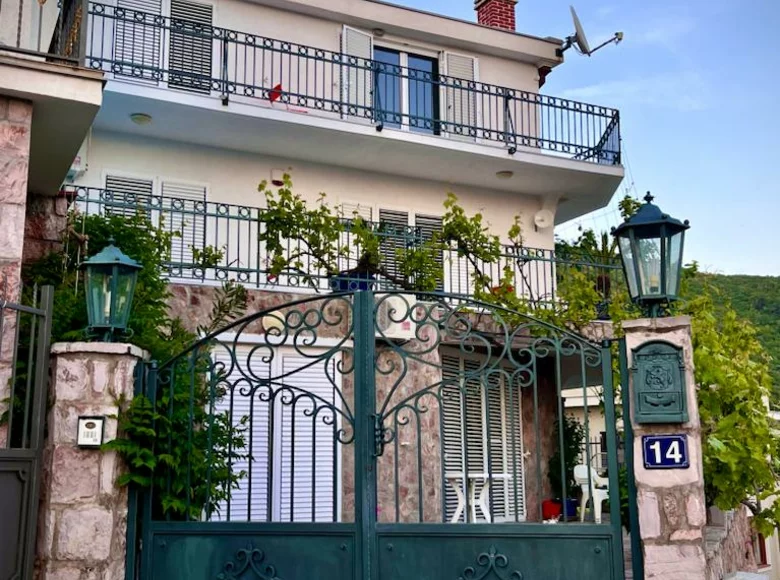 Maison 260 m² Petrovac, Monténégro