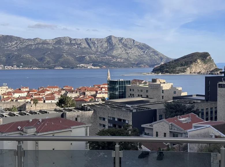 2 bedroom apartment 100 m² Budva, Montenegro