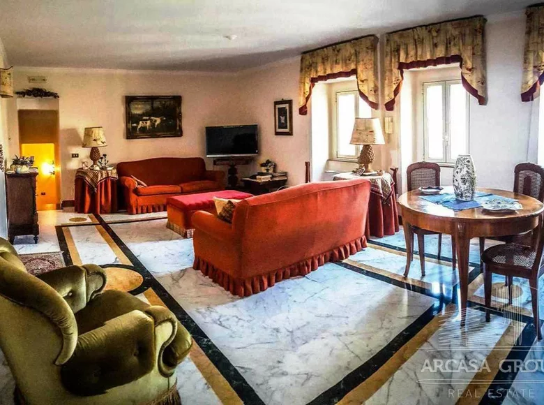  6 bedrooms 300 m² Syracuse, Italy