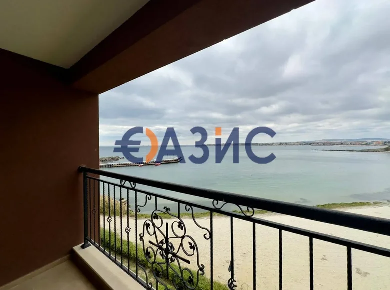 2 bedroom apartment 122 m² Nesebar, Bulgaria