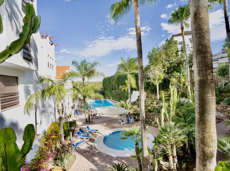 Mieszkanie 2 pokoi 100 m² Marbella, Hiszpania