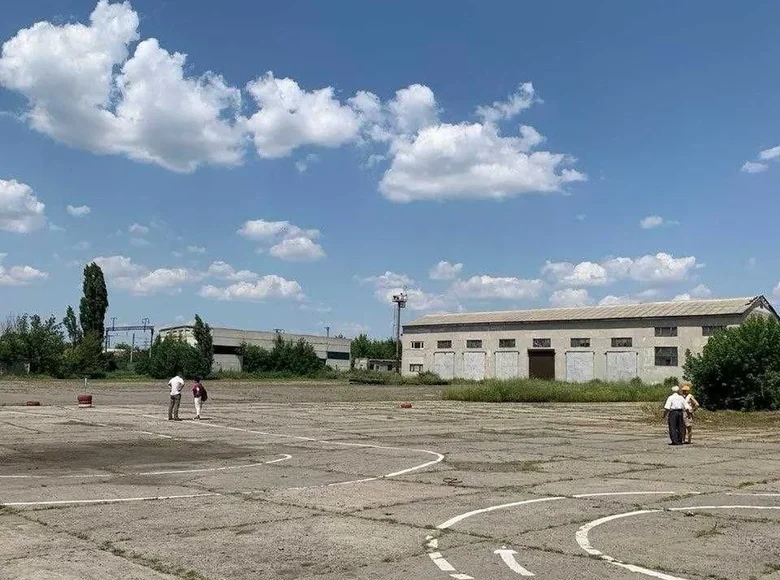 Propiedad comercial 25 000 m² en Zatysshia, Ucrania