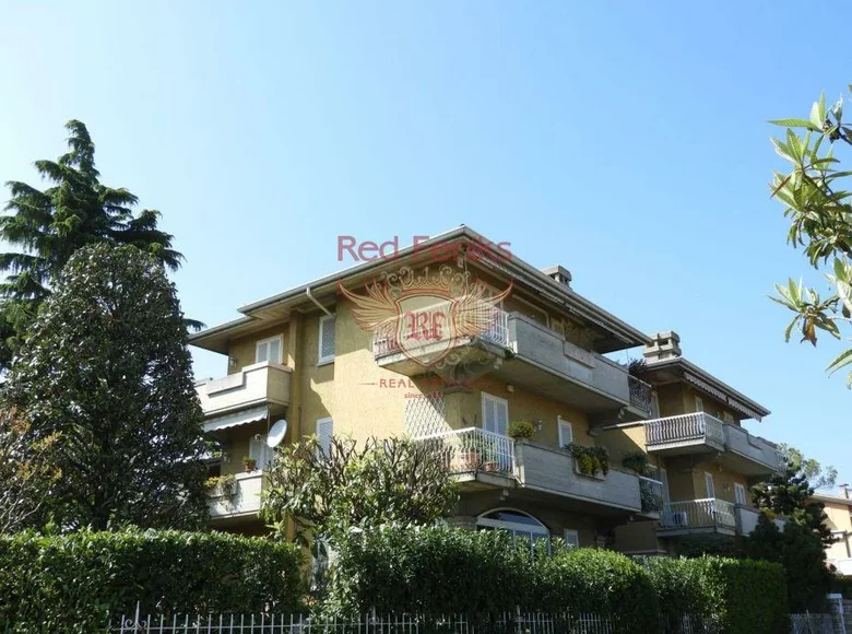 2 bedroom apartment 90 m² Sirmione, Italy