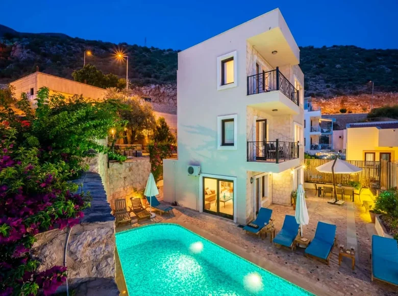 5 bedroom villa 270 m² Kalkan, Turkey