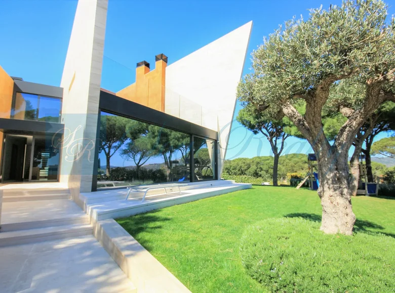 6 bedroom villa 1 432 m² Castell-Platja d Aro, Spain