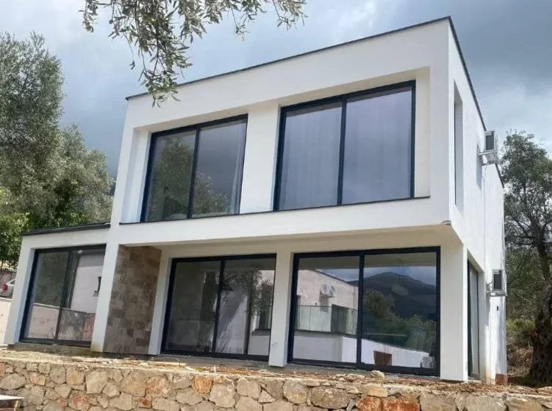 3 bedroom villa 170 m² Stari Bar, Montenegro