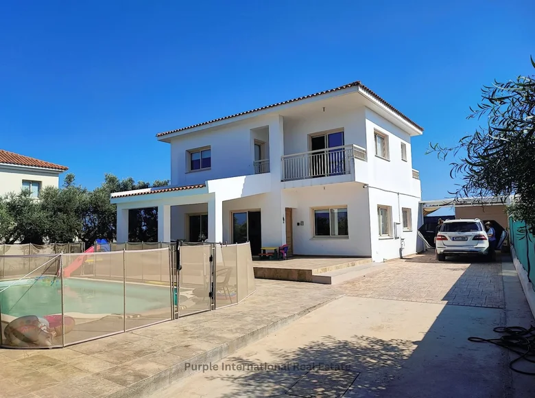 4-Schlafzimmer-Villa 240 m² Agia Napa, Zypern
