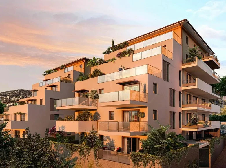 2 bedroom apartment 67 m² Cannes, France