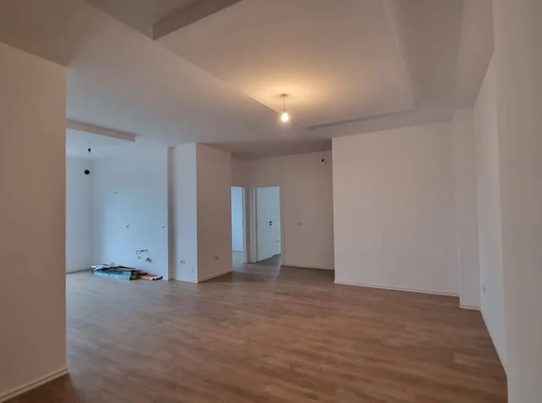 Квартира 1 комната 109 м² Влёра, Албания