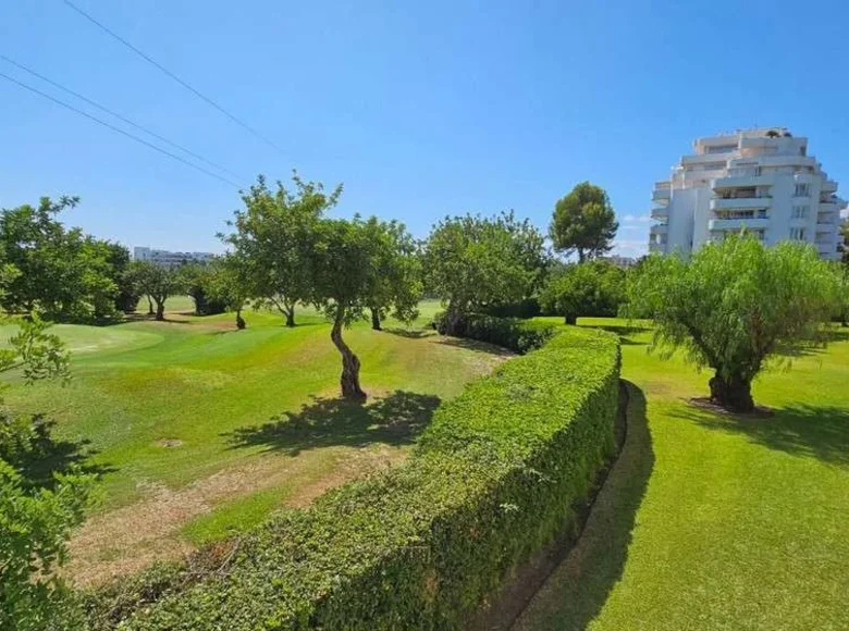 Mieszkanie 3 pokoi 153 m² Marbella, Hiszpania