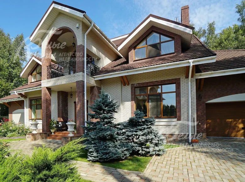 Дом 9 комнат 587 м² в районе Троицк, Россия
