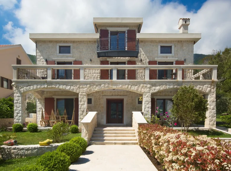 4 room villa 497 m² Kotor, Montenegro