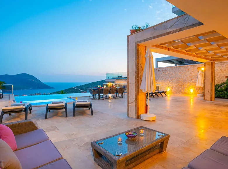 6-Schlafzimmer-Villa 350 m² Kalkan, Türkei