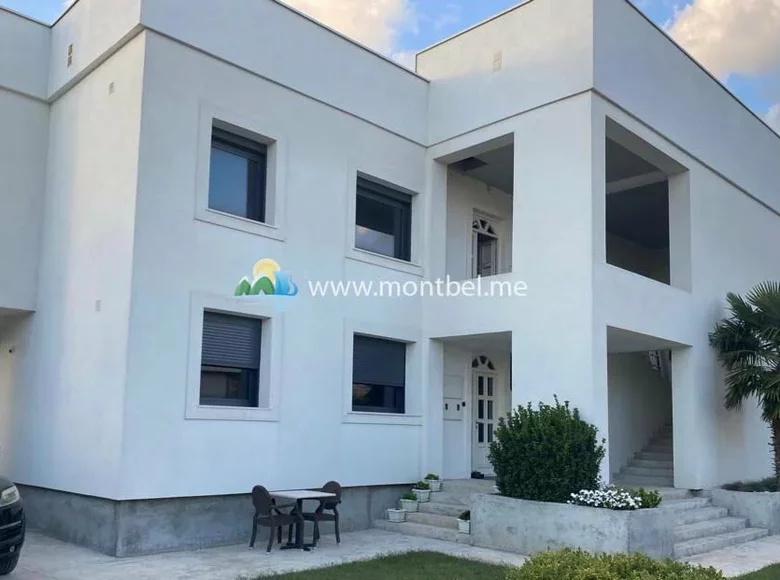 Casa 6 habitaciones 340 m² Podgorica, Montenegro