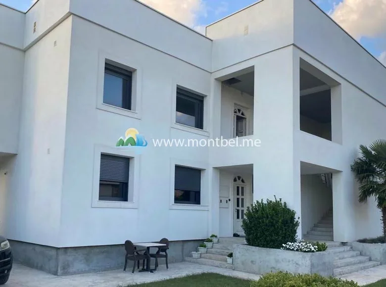 6 bedroom house 340 m² Podgorica, Montenegro