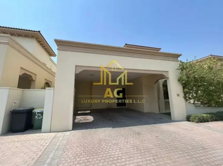 Villa 8 rooms 405 m² in Dubai, United Arab Emirates
