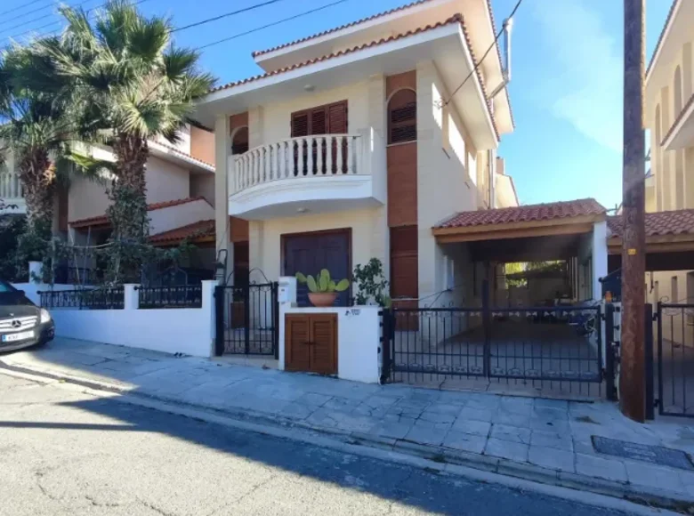 4 bedroom house 228 m² Mesa Geitonia, Cyprus