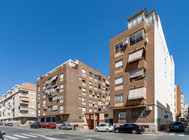 Mieszkanie 2 pokoi 49 m² Torrevieja, Hiszpania