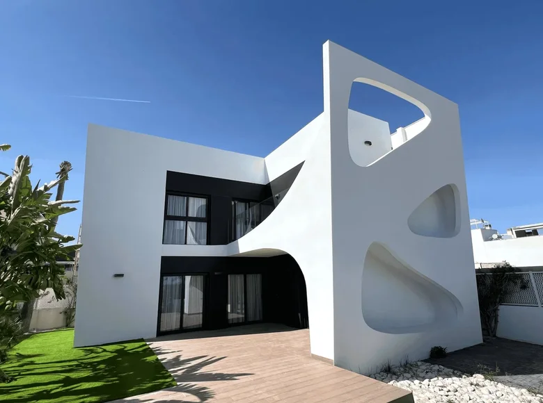3 bedroom villa 127 m² Urbanizacion Dona Pepa, Spain