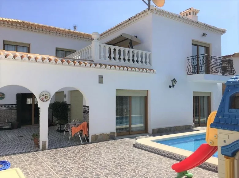 Dom 7 pokojów 407 m² Torrevieja, Hiszpania