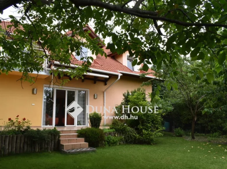 House 178 m² Pest megye, Hungary