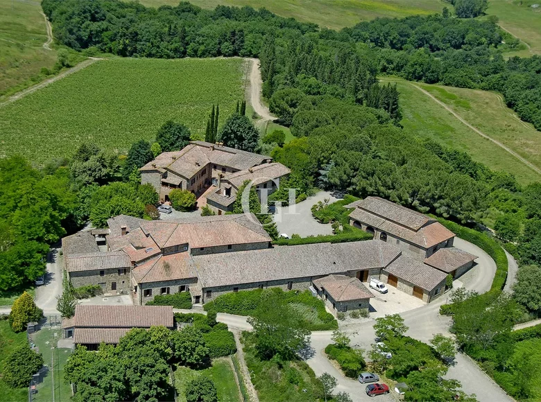 Villa 25 Zimmer 1 250 000 m² Poggibonsi, Italien