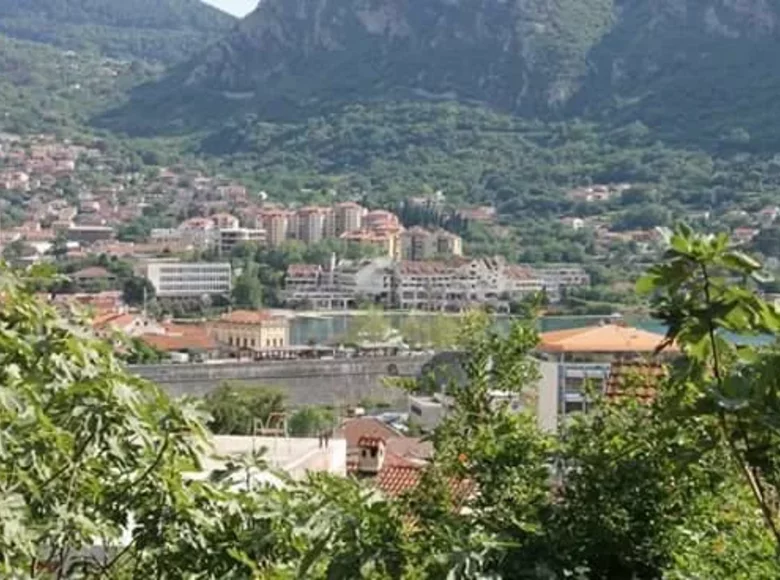 Земельные участки 1 748 м² Биела, Черногория