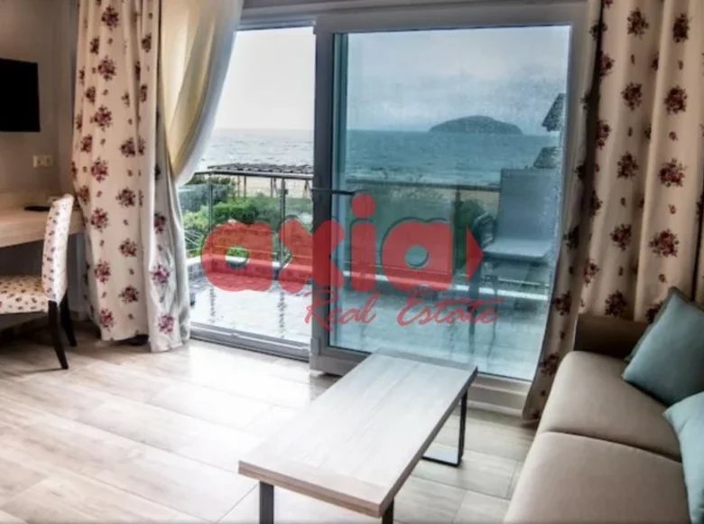 Hotel 650 m² en Nea Iraklitsa, Grecia