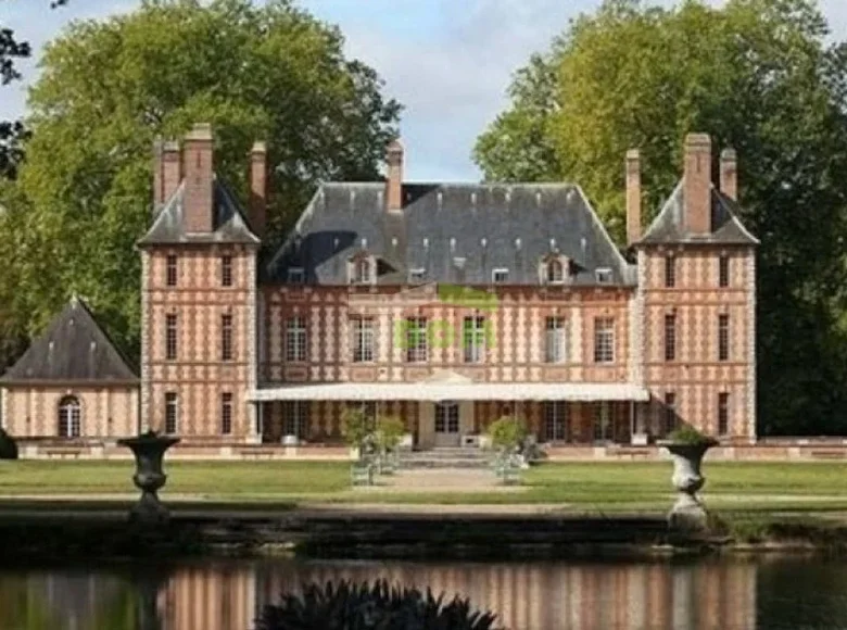 Château 800 m² Paris, France