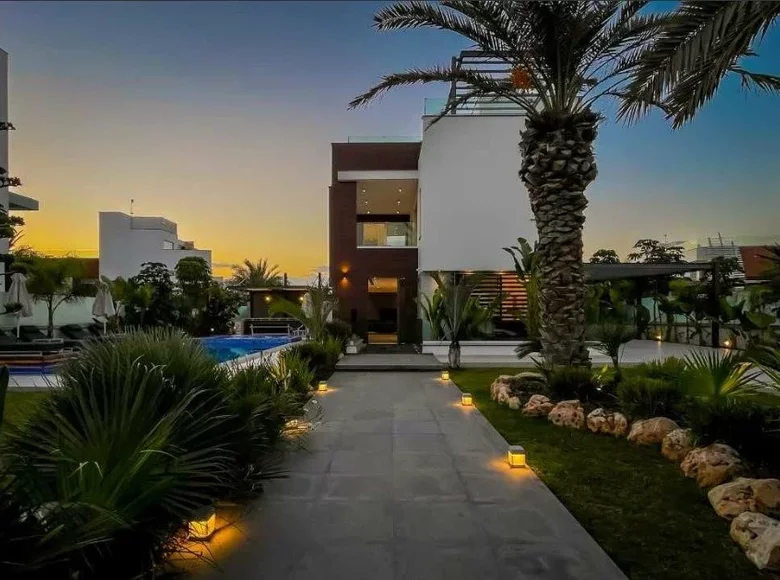 Dom 6 pokojów 520 m² Ajia Napa, Cyprus