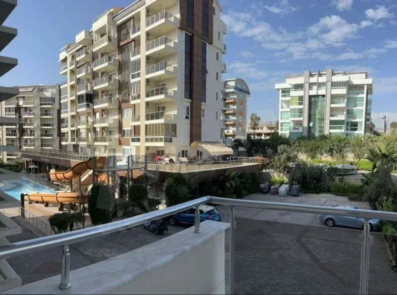 Mieszkanie 2 pokoi 72 m² Alanya, Turcja
