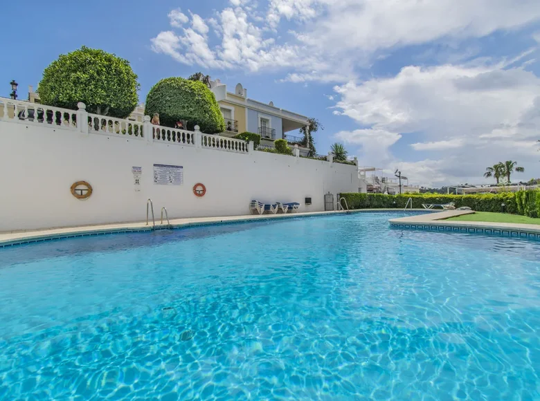 2 bedroom apartment 70 m² Marbella, Spain