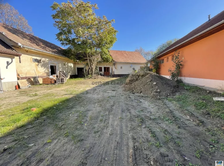 Grundstück 420 m² Betschermen, Ungarn